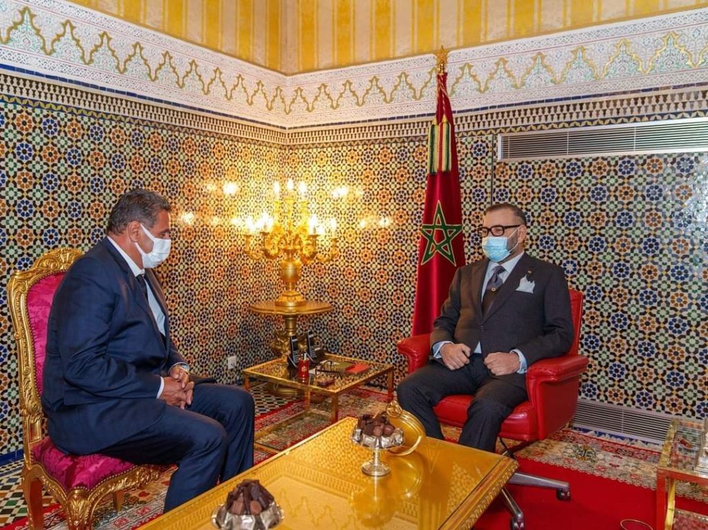 مغرب تايمز - الملك يستقبل رئيس حزب "الحمامة"ويعينه رئيسا للحكومة