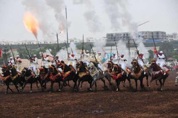 مغرب تايمز - "التبوريدة والشيخات بالكاسكيطات" تجر رئيس أولاد عبو إلى الإعتقال