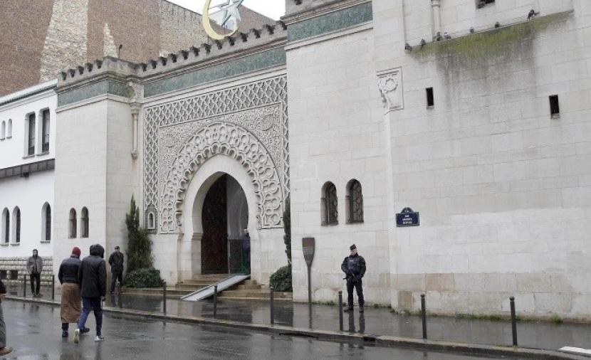 مغرب تايمز - بدعوى ترويجها للإسلام المتطرف .. فرنسا تغلق عددا من المساجد