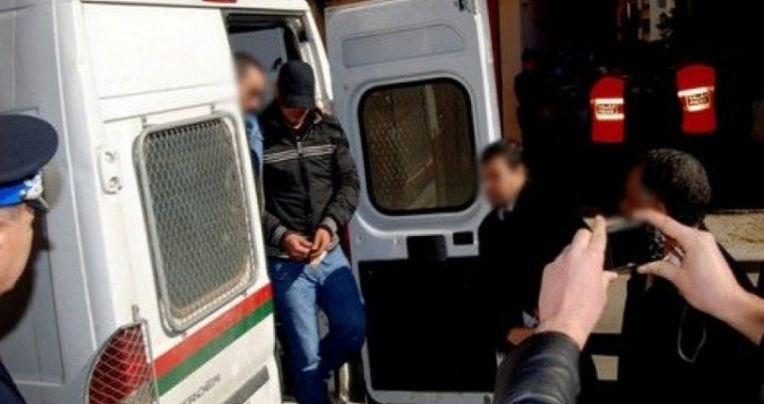 مغرب تايمز - اعتقال 3 أشخاص من منفذي "الهروب الكبير" والشرطة تطارد آخرين