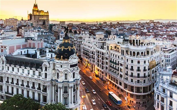 مغرب تايمز - المغاربة يقتنون 5159 عقارا في إسبانيا في غضون 5 أشهر فقط