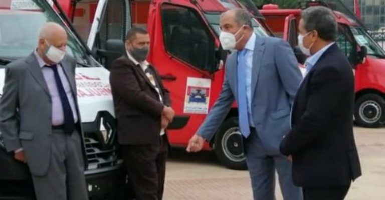 مغرب تايمز - أكادير: جماعات تستفيد من سيارات إسعاف وشاحنة لجمع النفايات