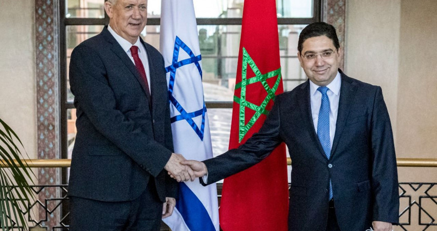 مغرب تايمز - وزير الدفاع الإسرائيلي يودع المغرب بعد توقيعه على اتفاقيات "تاريخية"