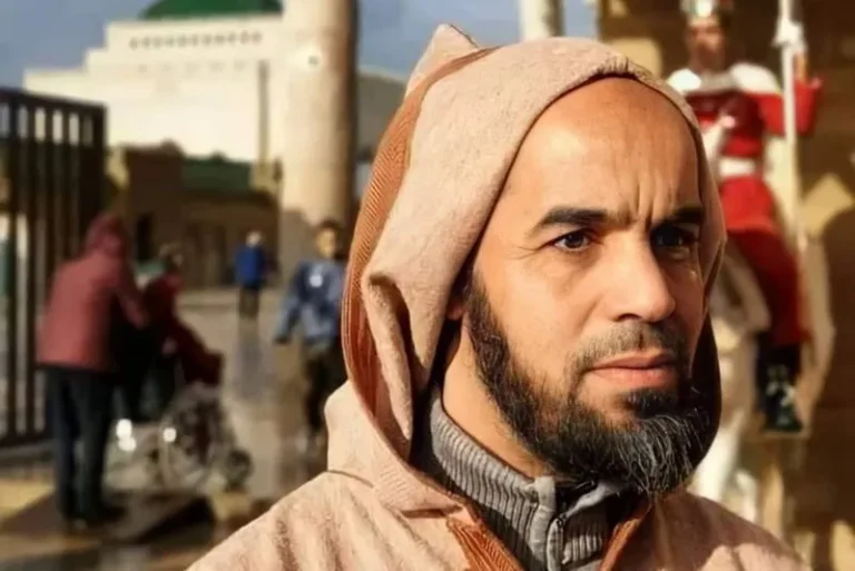 مغرب تايمز - "الإمام"سعيد أبو علين يغادر السجن