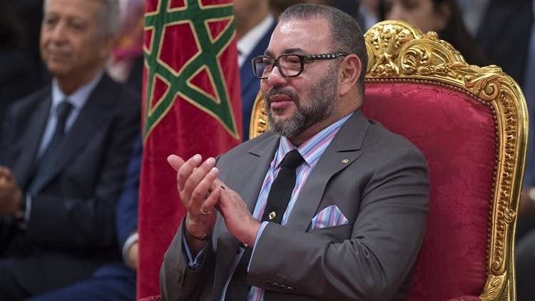 مغرب تايمز - الملك محمد السادس ينعم بأوسمة ملكية على رجال التعليم