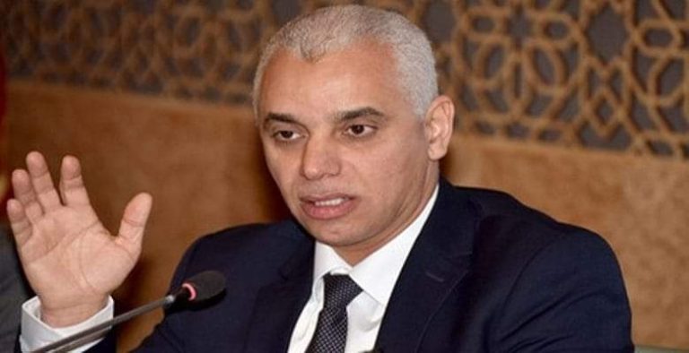 مغرب تايمز - حرب طاحنة بين " آيت الطالب " والصيادلة بسبب أدوية كوفيد