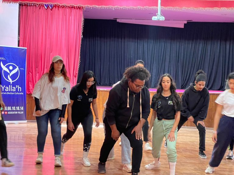 مغرب تايمز - اكادير يشهد تكوينا احترافيا في الرقص المعاصر منظم من طرف جمعية يلاه للفن  بحضور الكوريكراف العالمي " توفيق ازديوي"  (صور)