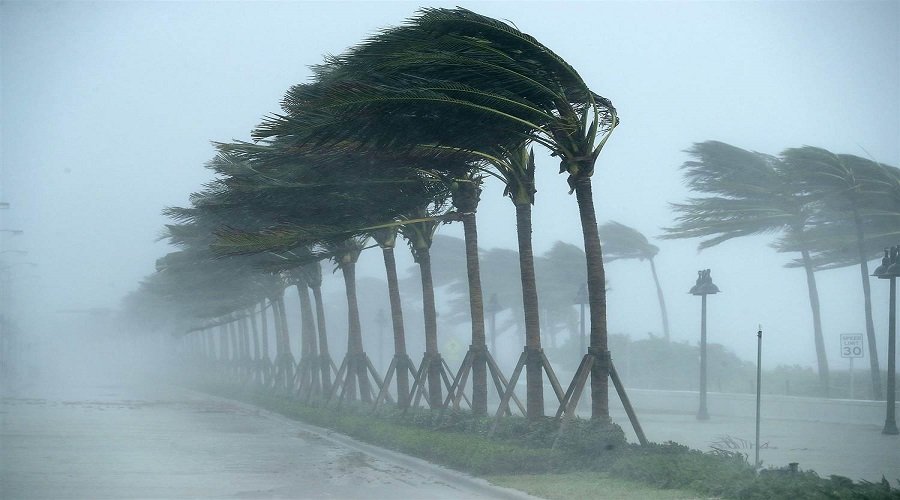 مغرب تايمز - بسبب الرياح القوية رحلة إستجمام كادت أن تتحول إلى فاجعة بآيت ملول