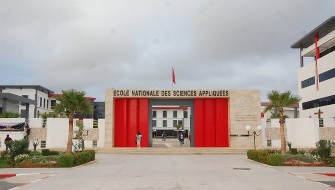 مغرب تايمز - أكادير .. طلبة “ENSA ” يقاطعون الدراسة بشكل نهائي بسبب "الطالبات الخمس"