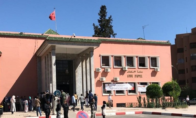 مغرب تايمز - محكمة جرائم الأموال تحقق مع ثلاثة رؤساء جماعات من أسرة واحدة