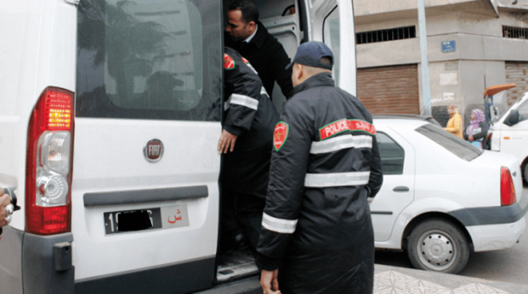 مغرب تايمز - إعتقال شرطيان تناوبا على اغتصاب قاصر بالقنيطرة