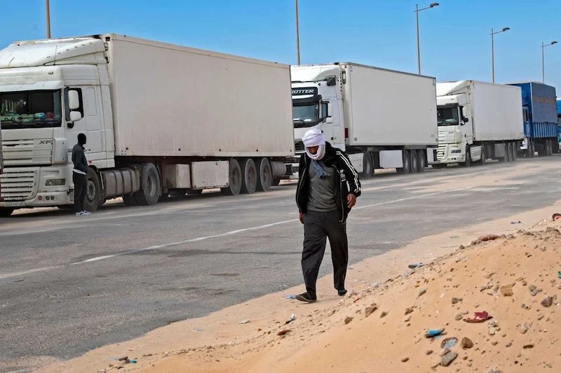 مغرب تايمز - مواطنون بمالي يطلبون تدخل الحكومة المغربية لإنقاذ حياة سائق مغربي