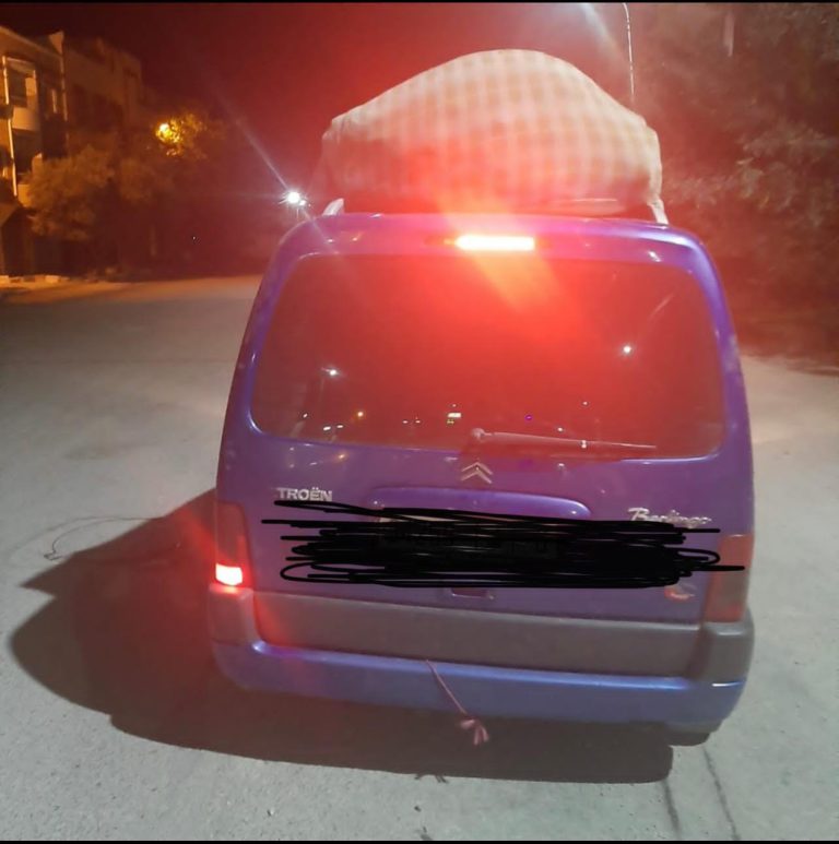 مغرب تايمز - طاطا.. ضبط سيارة  محملة من أحجار الذهب المسروق