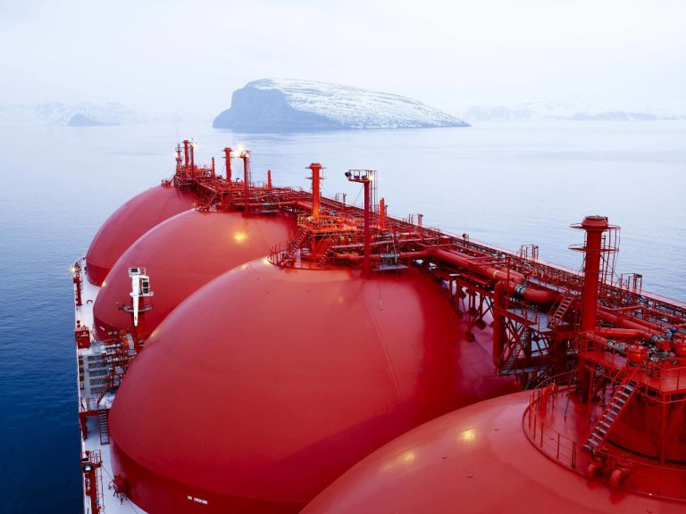 مغرب تايمز - "ساوند انرجي" تتعاقد مع شركتين لتطوير مشروع الغاز المسال بالمغرب