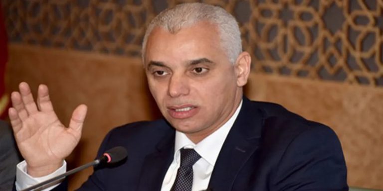 مغرب تايمز - ايت الطالب.. المغرب أصبح قطبا قاريا لتصنيع وتوزيع "اللقاح"