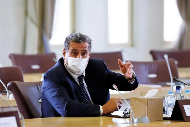 مغرب تايمز - نقابات الصحة تستقيل من إتفاقية أخنوش وتصفها بالمهزلة