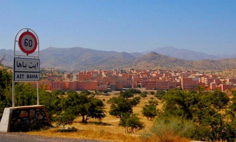 مغرب تايمز - اشتوكة ايت باها.. العامل يغادر مكتبه للوقوف شخصيا على آثار التساقطات