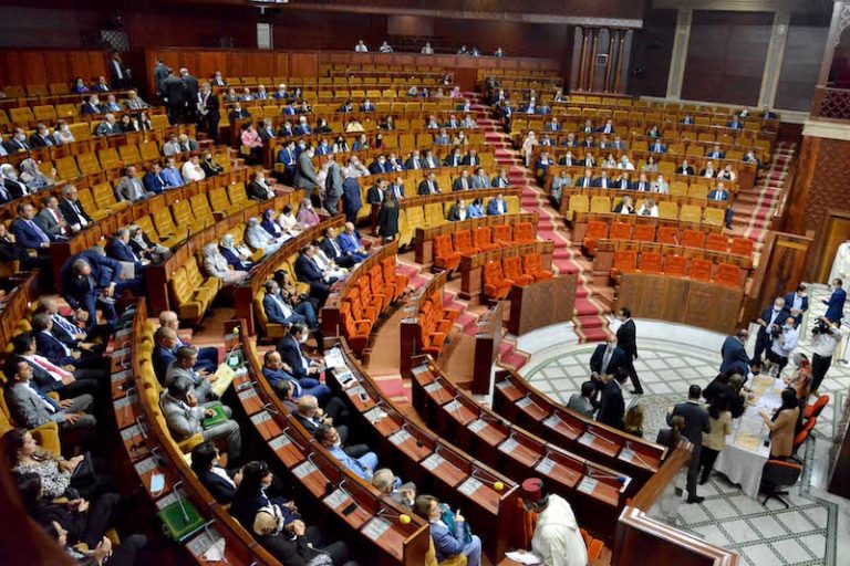 مغرب تايمز - "في ظل الأزمة".. مجلس المستشارين يقتني سيارات"مرسديس" بنصف مليار