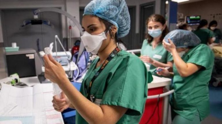 مغرب تايمز - فرنسا تعتمد جرعة رابعة لفيروس كورونا