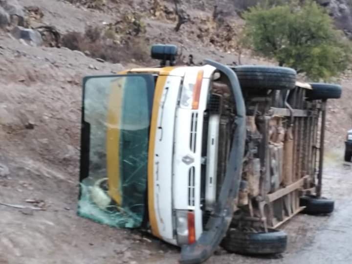 مغرب تايمز - إنقلاب حافلة للنقل المدرسي تقل تلاميذ ضواحي تافراوت