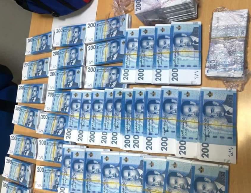 مغرب تايمز - توقيف ثلاثة أشخاص بتهمة تزوير الأوراق النقدية وترويجها