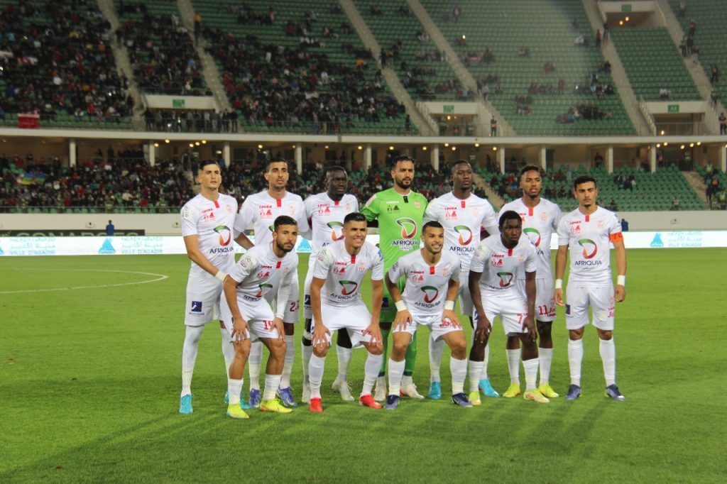 مغرب تايمز - حسنية أكادير تفوز على نهضة بركان بهدفين
