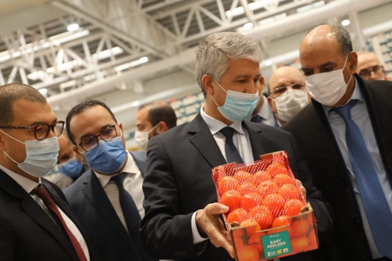 مغرب تايمز - رش البرتقال بمادة "خطيرة" يجر صديقي للمساءلة ويدعو لعقد اجتماع طارئ