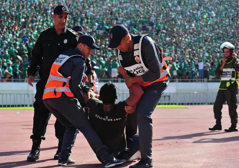 مغرب تايمز - "شغب الملاعب".. ملف شائك على طاولة لفتيت