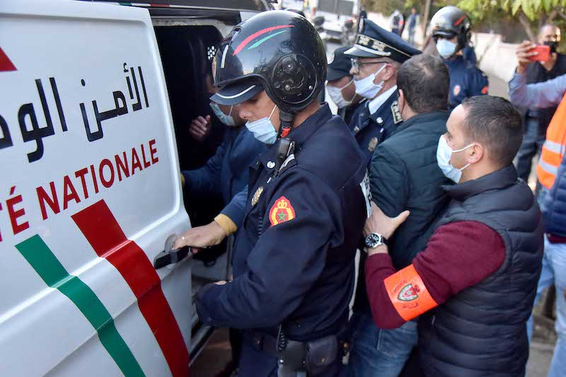 مغرب تايمز - مثول أساتذة "التعاقد" أمام قاضي التحقيق