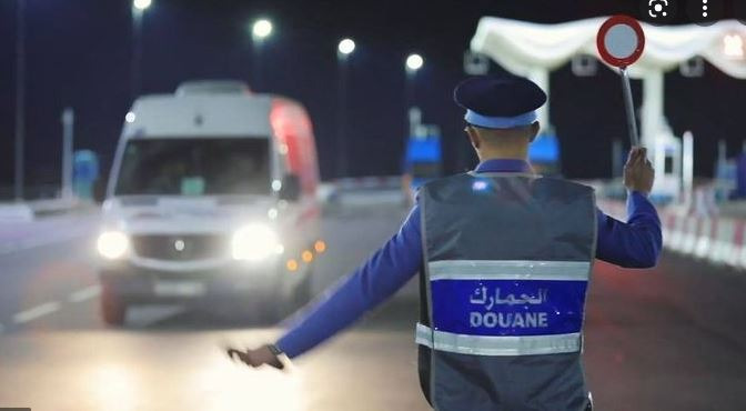 مغرب تايمز - جمارك أكادير تُحبط عملية "إغراق" المدينة بالممنوعات