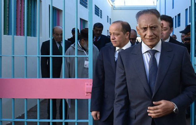 مغرب تايمز - وهبي يتجه إلى منح السجناء "حاملي الشواهد" سجلات عدلية دون سوابق