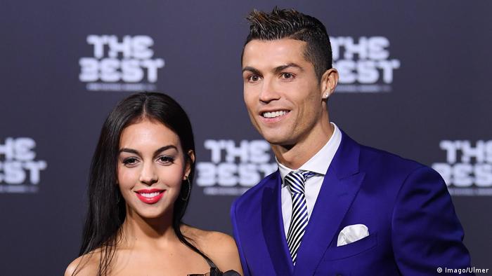 مغرب تايمز - رونالدو يعلن وفاة ابنه بعد لحظات من ولادته