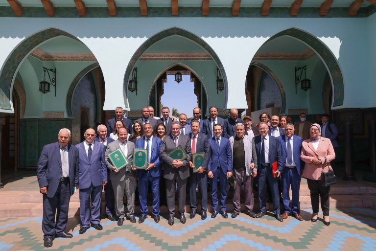 مغرب تايمز - تفاصيل الإتفاق الحكومي مع النقابات و "الباطرونا "