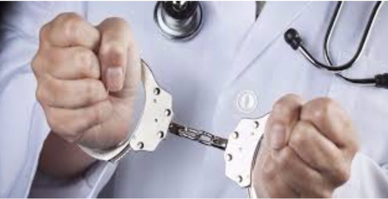 مغرب تايمز - الحبس النافذ للطبيب الجراح بكلميم