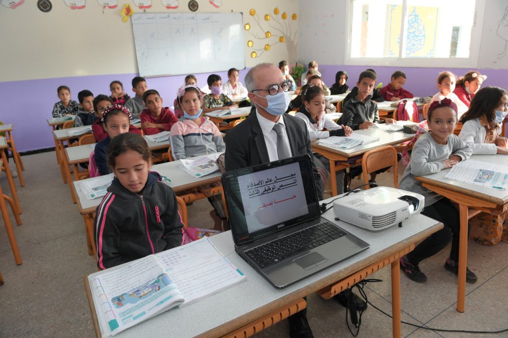 مغرب تايمز - 330 ألف تلميذ يغادر المدرسة كل عام