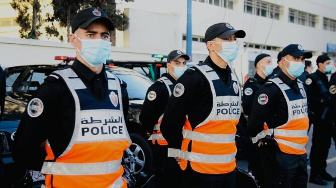 مغرب تايمز - إسبانيا تُسخر 17 ألف شرطي لإستقبال مغاربة أوروبا