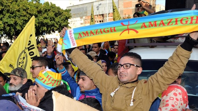 مغرب تايمز - بعد 11 عاما …المغرب يقرر دمج الأمازيغية في الإدارات العامة للبلاد