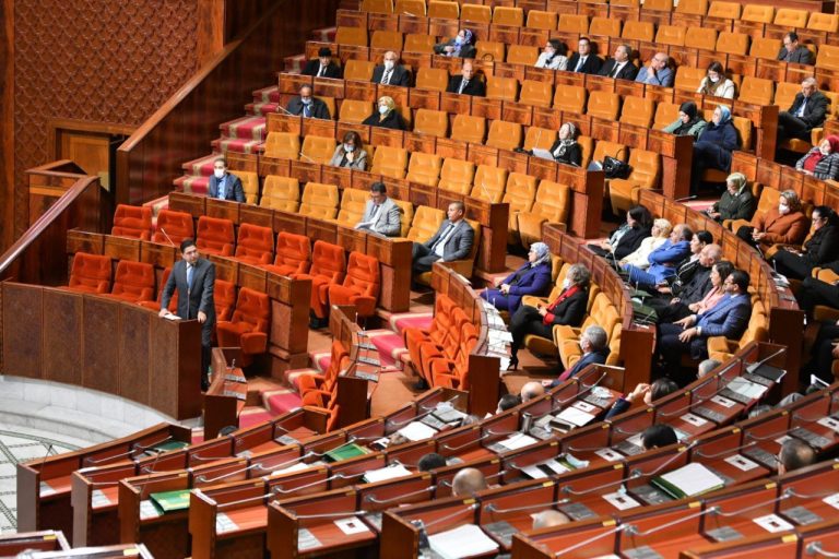 مغرب تايمز - مجلس النواب يقتني "أجهزة" الترجمة إلى الأمازيغية بــ250 مليون
