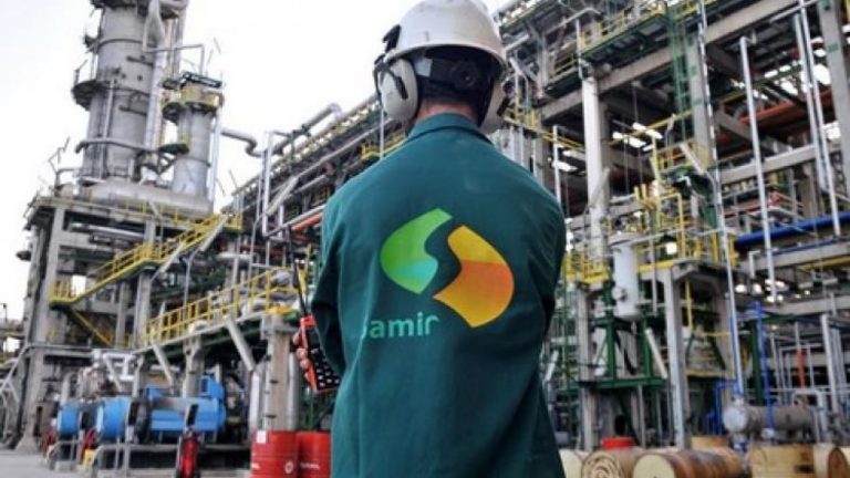 مغرب تايمز - بناء مصفاة جديدة لتكرير"النفط" مطلب شائك على طاولة الحكومة