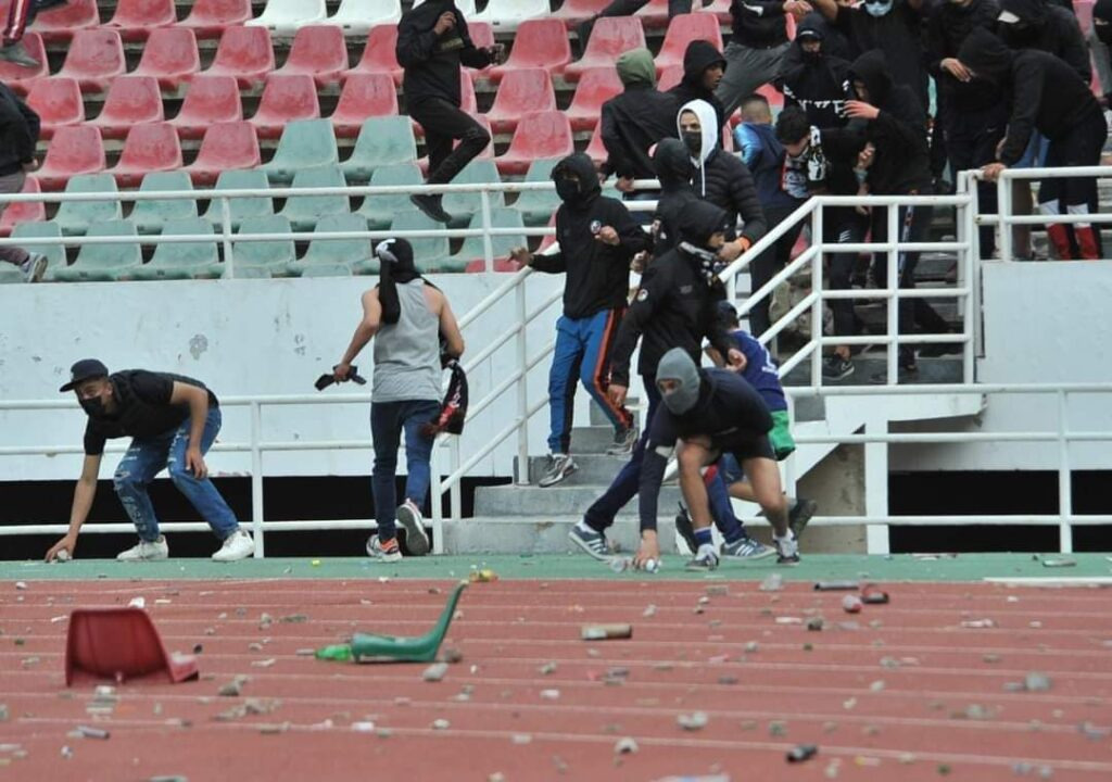 مغرب تايمز - هذه خسائر مباراة الرجاء والأهلي