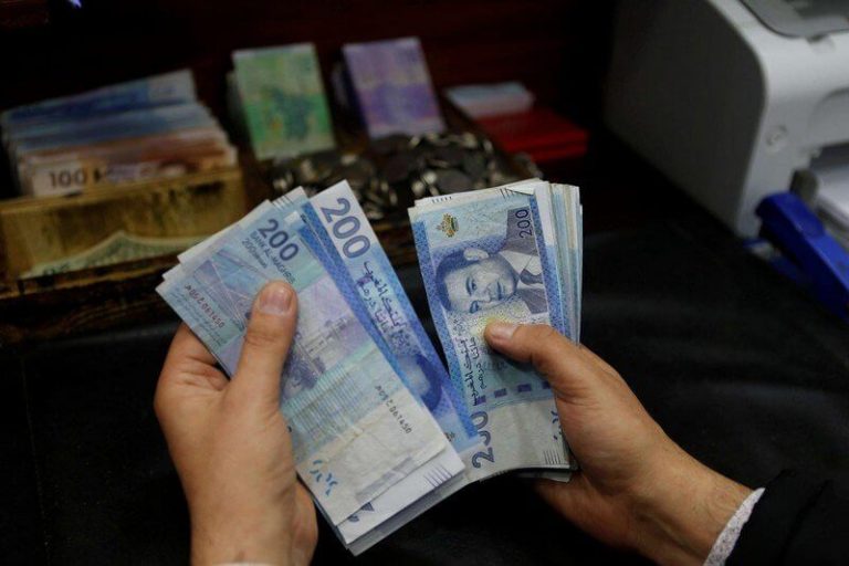 مغرب تايمز - هذه حقيقة منح الحكومة منح مالية للمواطنين المحتاجين