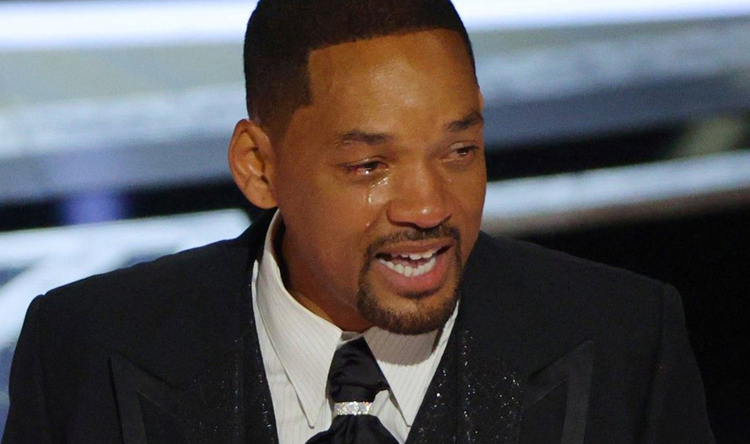 مغرب تايمز - صفعة ويل سميث تجمد أعماله في نتفليكس