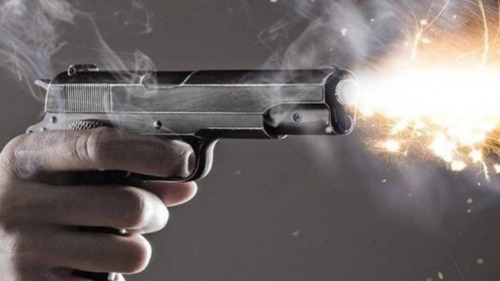 مغرب تايمز - الشرطة تشهر سلاحها لتوقيف شخص في حالة "هيجان"