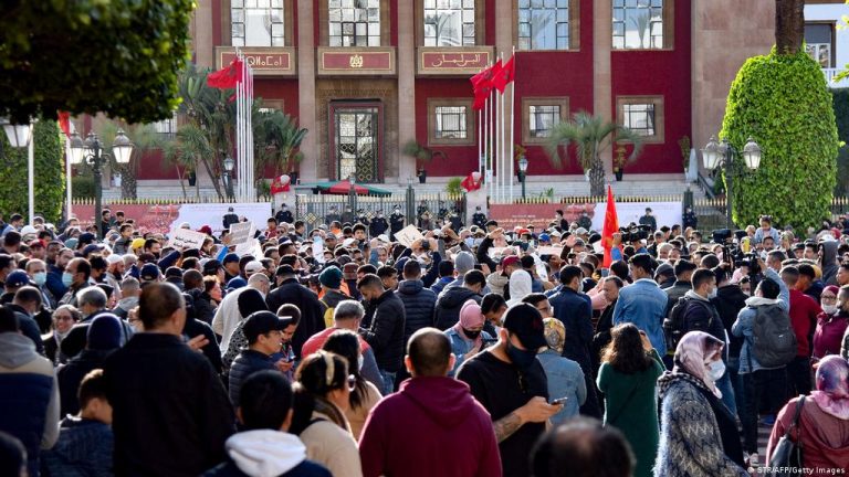 مغرب تايمز - مسيرات شعبية الأحد المقبل بمدن مغربية لمناهضة "الغلاء"
