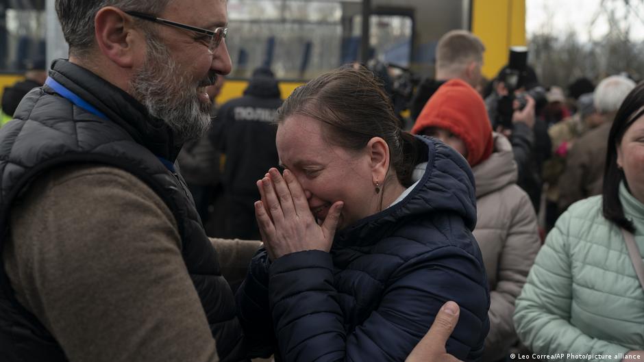 مغرب تايمز - انقلبت الآية.. أوكرانيون يلجأون للمغرب هربا من الحرب