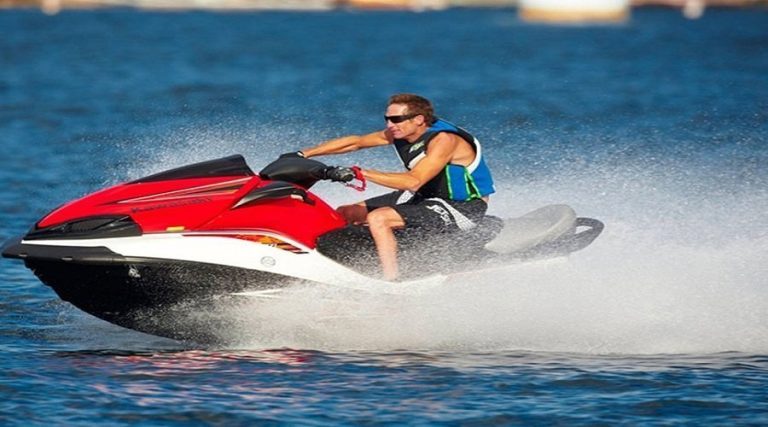 مغرب تايمز - المطالبة بفتح "تحقيق" في تفويت رخص الدراجات المائية بأكادير