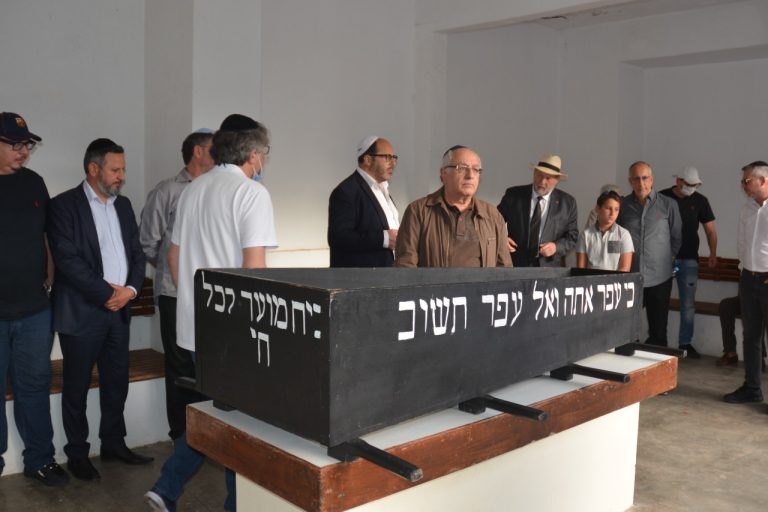 مغرب تايمز - جنازة مهيبة لسيمون ليفي