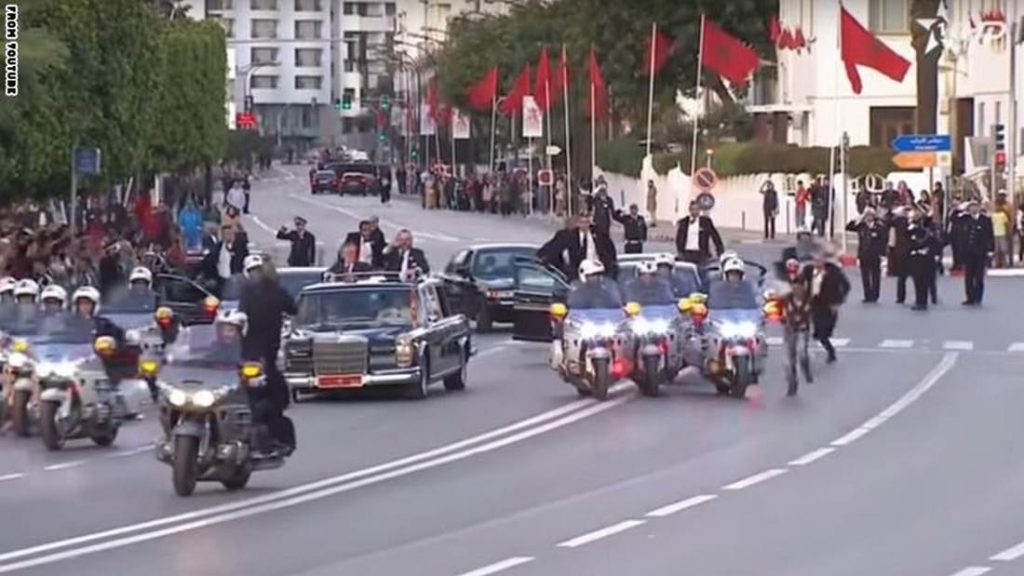 مغرب تايمز - توقيف عدد من المواطنين إعترضوا الموكب الملكي