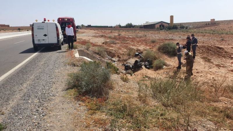 مغرب تايمز - العثور على جثة "عشريني" بقارعة طريق أكلو تستنفر السلطات