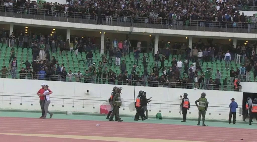 مغرب تايمز - القوات العمومية تواكب تنقل الجماهير العسكرية نحو أكادير